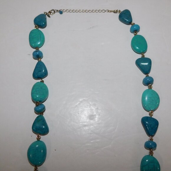 Faux Blue Turquoise Stone Adjustable Length necklace - Picture 8 of 9